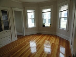 101 Heath St, Unit 1 in Somerville, MA - Building Photo - Building Photo