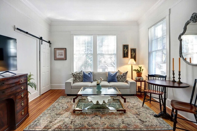 306 E Victory Dr in Savannah, GA - Building Photo - Building Photo