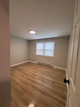 115 Ward St, Unit 1 in Wallingford, CT - Foto de edificio - Building Photo