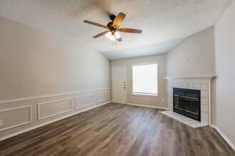 1005 Meadowbend Dr in Cedar Hill, TX - Building Photo - Building Photo