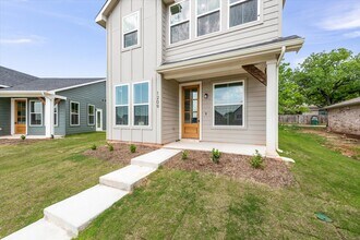 1209 Chestnut Ct in Bridgeport, TX - Building Photo - Building Photo