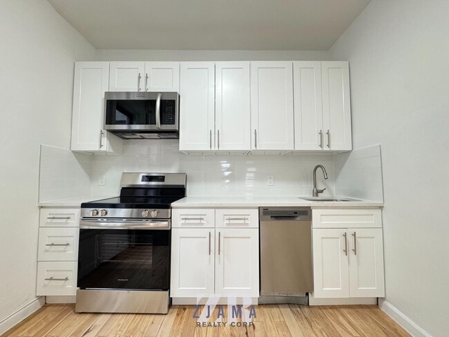 860 Nostrand Ave in Brooklyn, NY - Building Photo - Building Photo