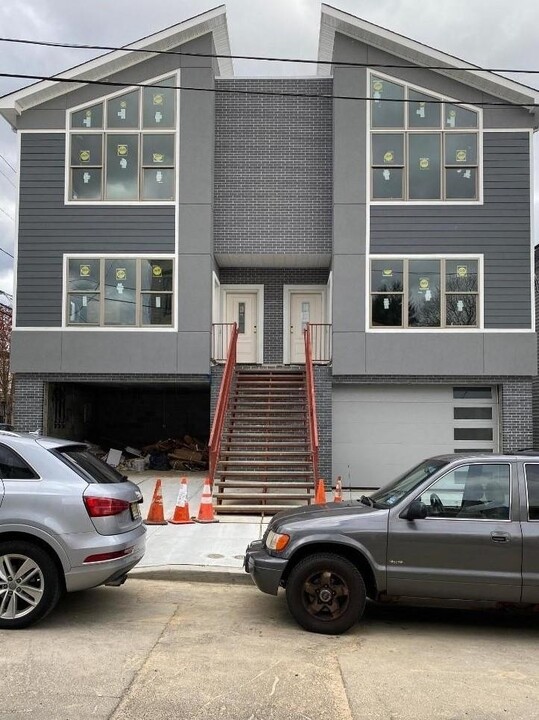 6612 Lincoln Pl-Unit -B3 in West New York, NJ - Foto de edificio