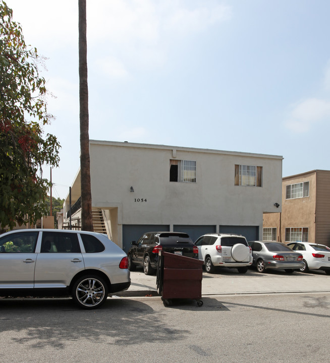 1054 Justin Ave in Glendale, CA - Building Photo