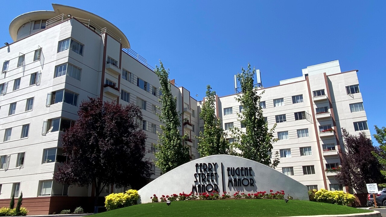 Eugene Manor in Eugene, OR - Foto de edificio