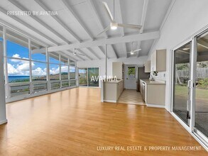 1404 Laamia Pl in Honolulu, HI - Building Photo - Building Photo