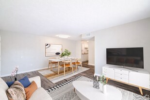 Blue Ridge Apartments in Verona, VA - Building Photo