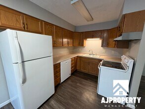 3302 S Lincoln Ave in Sioux Falls, SD - Building Photo - Building Photo