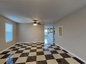 6054 Susanna Dr in Grand Prairie, TX - Building Photo - Building Photo