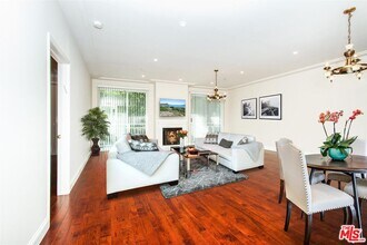 117 S Clark Dr-Unit -204 in West Hollywood, CA - Foto de edificio - Building Photo