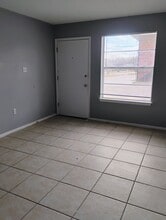 1120 Shilo Ave, Unit D in Baker, LA - Building Photo - Building Photo