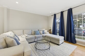 9500 Melrose Square Way in Gaithersburg, MD - Building Photo - Building Photo