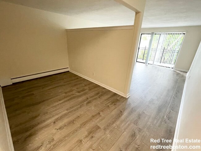 245 Main St in Watertown, MA - Foto de edificio - Building Photo