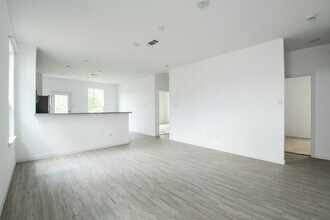 21353 Rising Fawn Rd in Porter, TX - Foto de edificio - Building Photo