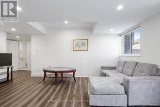 2515 Standardbred Dr in Oshawa, ON - Building Photo - Building Photo