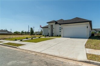 16 Magnolia Dr in San Juan, TX - Building Photo - Building Photo