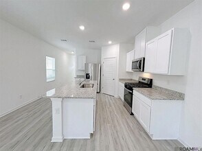 1237 Drago Dr in Baton Rouge, LA - Building Photo - Building Photo