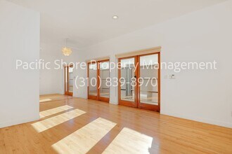 543 Rose Ave in Los Angeles, CA - Building Photo - Building Photo