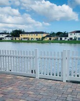 949 NE 42nd Ave in Homestead, FL - Building Photo