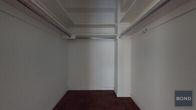 157 W 57th St-Unit -14D in New York, NY - Building Photo - Building Photo