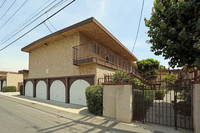 7959 Bright Ave in Whittier, CA - Foto de edificio - Building Photo