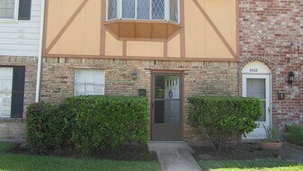 8470 Leawood Blvd in Houston, TX - Building Photo