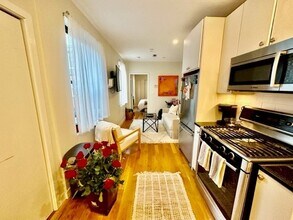 419 Hanover St in Boston, MA - Building Photo - Building Photo