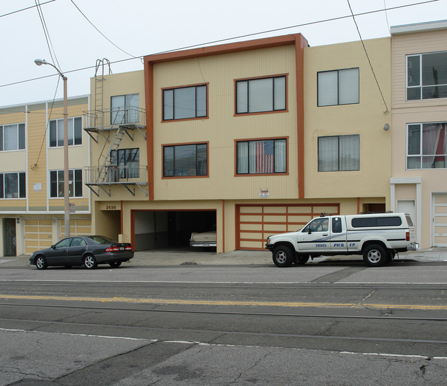 2916-2920 Taraval St in San Francisco, CA - Foto de edificio - Building Photo