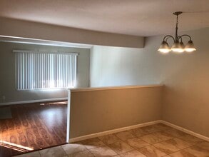 24352 Dover Ln in Hayward, CA - Building Photo - Building Photo