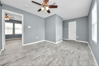 109 N Eastwood St in Houston, TX - Building Photo - Building Photo