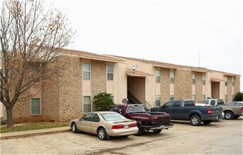 500 E 7th St in Springtown, TX - Building Photo - Building Photo