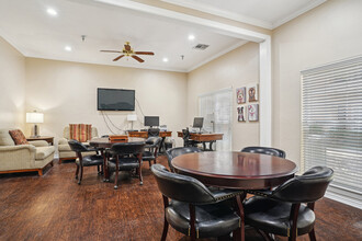 Villas of Mission Bend - Senior Living in Plano, TX - Foto de edificio - Building Photo