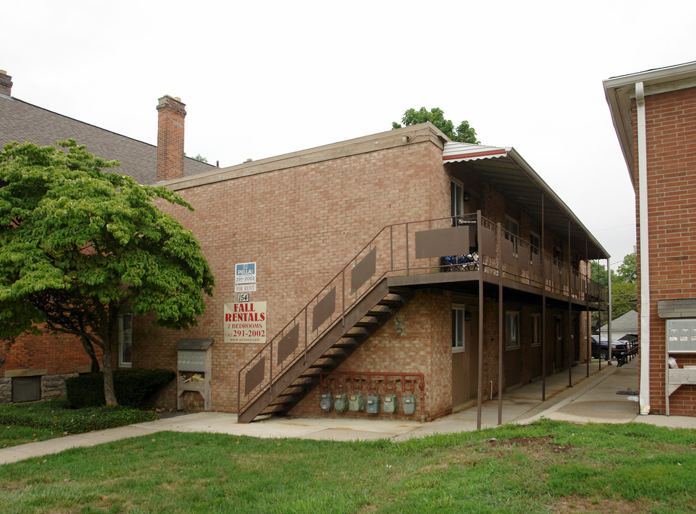 154 E Norwich Ave in Columbus, OH - Foto de edificio