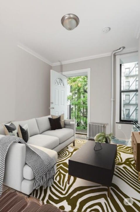422 E 9th St in New York, NY - Building Photo
