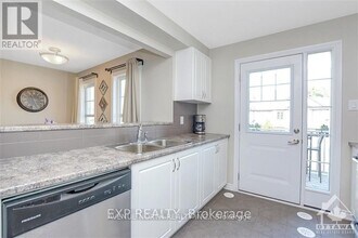 220 Cayman Rd in Ottawa, ON - Building Photo - Building Photo