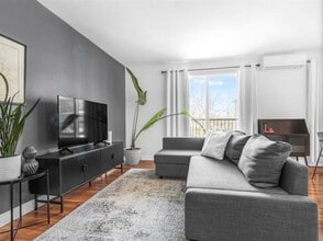 9250 Bourret Av in Québec, QC - Building Photo - Building Photo