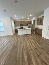 7545 Fallsworth Dr in Avon, IN - Foto de edificio - Building Photo