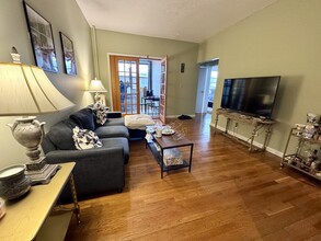 317 Summit Ave, Unit 3 in Boston, MA - Building Photo - Building Photo