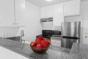 Casa De Vida in Los Angeles, CA - Building Photo