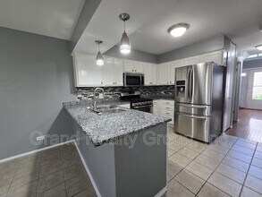 1046 Cumberland Ct in Vernon Hills, IL - Building Photo - Building Photo