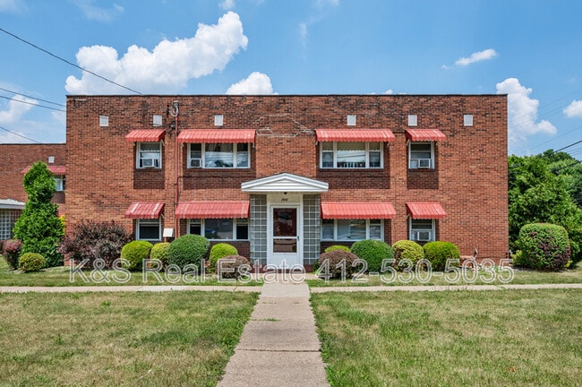 1441 Lincoln Way in White Oak, PA - Building Photo - Building Photo