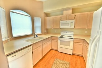 21121 77th Pl W in Edmonds, WA - Building Photo - Building Photo