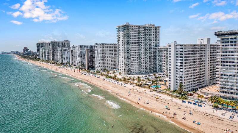 4010 Galt Ocean Dr in Fort Lauderdale, FL - Building Photo