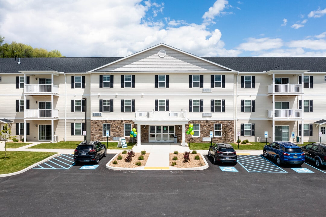 Towne Square Senior Apartments in Greensburg, PA - Foto de edificio