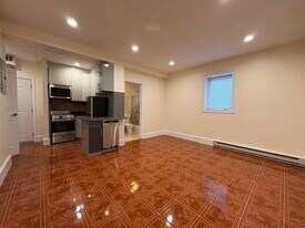 82 Babcock St, Unit 7 in Brookline, MA - Building Photo