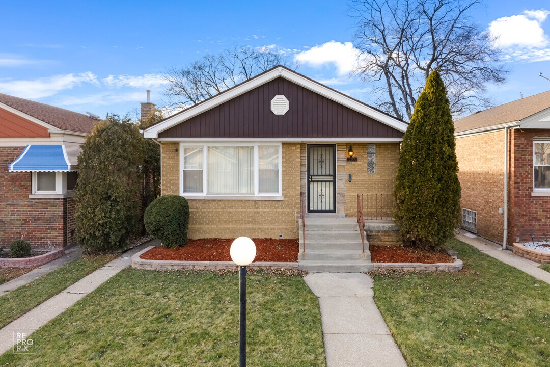 12552 S Harvard Ave in Chicago, IL - Building Photo