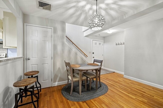 45 Main St, Unit 203 in Wareham, MA - Building Photo - Building Photo