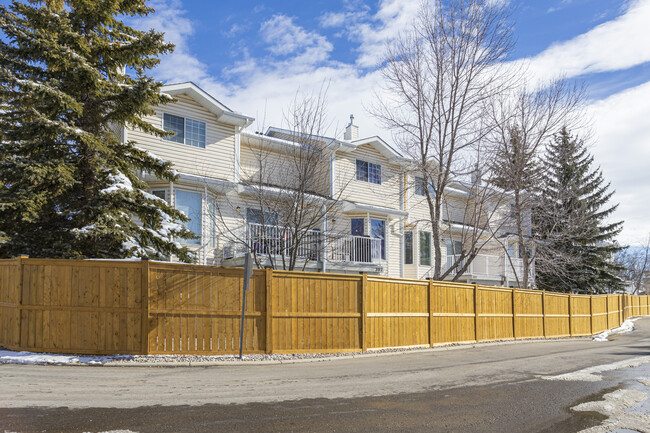 307 Hawkstone NW in Calgary, AB - Building Photo - Building Photo