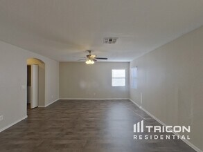 4102 S 62nd Ln in Phoenix, AZ - Building Photo - Building Photo