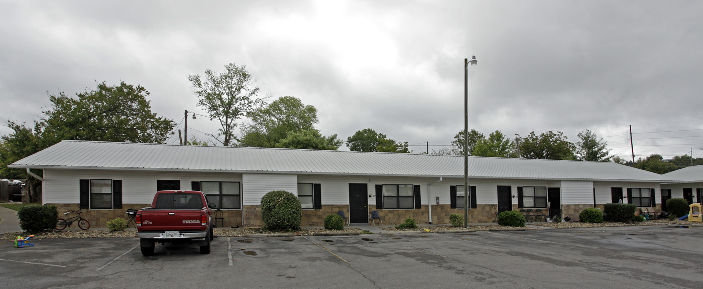 248-301 Henderson Ave in Sevierville, TN - Building Photo